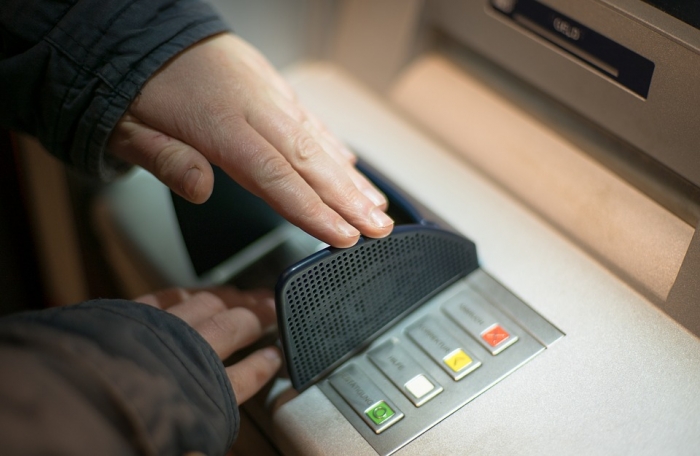 ▲ ATM은 장애인용 기기가 부족하고, 기기 높이가 높아 휠체어를 사용하는 장애인들이 이용하기가 쉽지가 않다. (사진=pixabay)