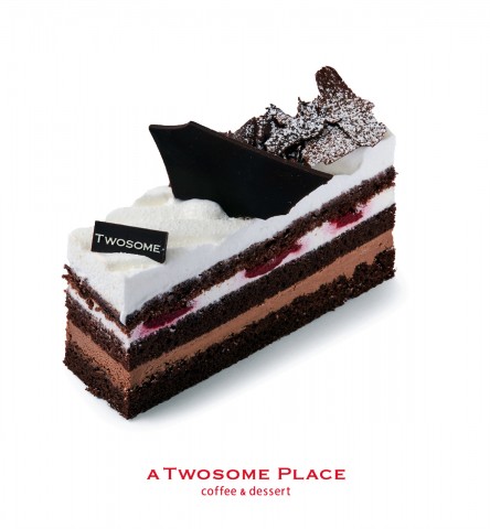 ▲투썸플레이스가 브랜드 론칭 15주년을 맞아 케이크 5종을 출시했다.ⓒCJ푸드빌