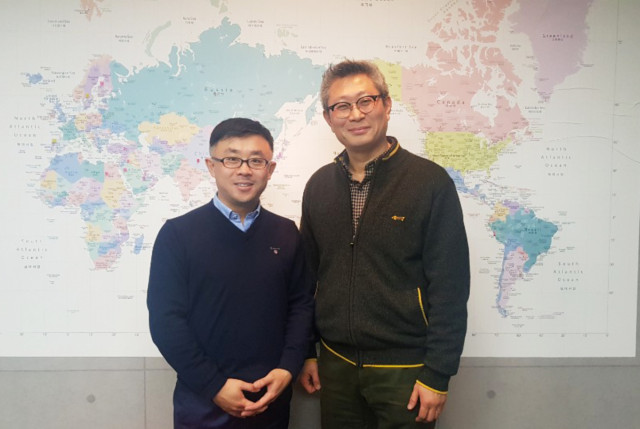 ▲(왼쪽)임용(Lin yong) 포웨스트 대표와 (오른쪽)최원석 질경이 대표. ⓒ질경이
