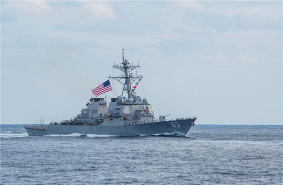 ▲2017년 11월 미국의 미사일 구축함(DDG 63)의 훈련 모습ⓒ로이터 홈페이지 캡처 