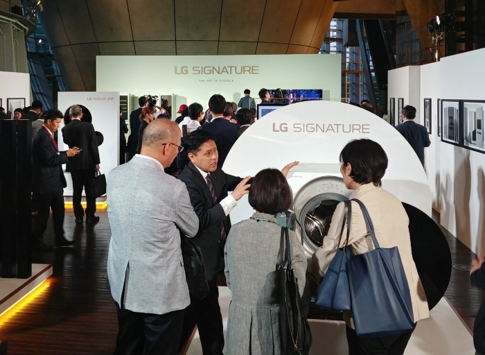 ▲LG전자가 지난 4일 초프리미엄 가전 ‘LG 시그니처’를 일본에 론칭했다. ⓒLG전자