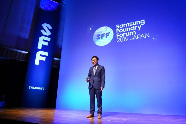 ▲정은승 삼성전자 파운드리 사업부장이 4일 일본 도쿄 인터시티홀에서 열린 '삼성 파운드리 포럼 2019 재팬'에서 기조연설을 하고 있다. ⓒ삼성전자