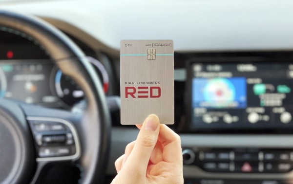 ▲기아차는 ‘KIA RED MEMBERS 전기차 신용카드’를 출시했다고 16일 밝혔다. ⓒ기아자동차