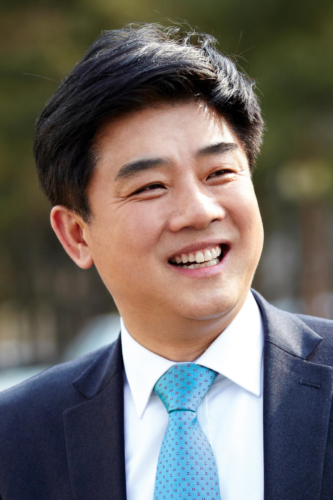 ▲김병욱 의원이 '사람과 반려동물의 행복한 공존을 위한 정책'을 발표했다. ⓒ김병욱 의원