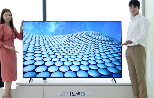 ▲LG전자가 65형 화면에 8K 해상도를 구현한 나노셀 TV 신제품 2종을 출시한다. ⓒLG전자