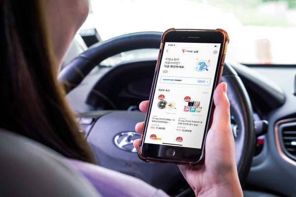 ▲SK텔레콤이 T맵 앱을 통해 주행거리와 주유 결제금액에 따라 할인 포인트를 주고 차량용품을 저렴하게 구입할 수 있는 ‘T맵쇼핑’을 새롭게 서비스 한다고 14일 밝혔다. ⓒSK텔레콤