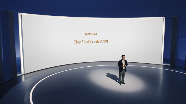▲한종희 삼성전자 영상디스플레이사업부장 사장이 온라인으로 진행된 '삼성 퍼스트 룩 2021' 행사에서 삼성전자 TV 신제품과 전략을 설명하고 있다. ⓒ삼성전자