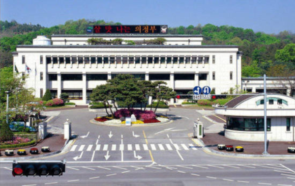 ▲의정부시는 행정안전부가 주관하는 2020년 지역교통안전환경개선사업 추진 우수 지자체 평가에서 어린이보호구역 개선사업 분야 최우수 기관으로 선정됐다. ⓒ의정부시청 