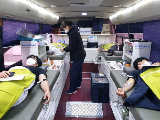 ▲지난 2월 17일 서울 마곡동 롯데중앙연구소에서 코로나-19 위기 극복을 위한 사랑의 헌혈 봉사 활동을 실시했다. ⓒ롯데중앙연구소