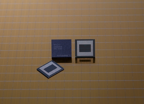 ▲SK하이닉스가 양산하는 18GB LPDDR5 모바일 D램 ⓒSK하이닉스