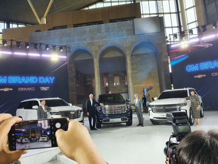 ▲한국GM은 22일 인천 중구 파라다이스시티에서 GM 브랜드데이 행사를 열고 쉐보레, 캐딜락 브랜드의 주요 제품 라인업도 선보였다.  ⓒ최형호 기자