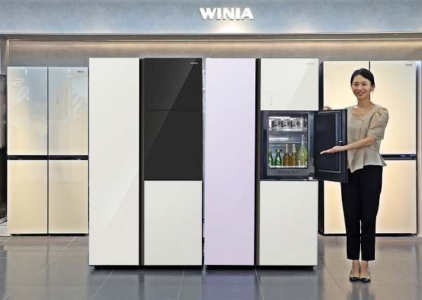 ▲위니아가 출시한 802리터(L)의 양문형 냉장고. ⓒ위니아