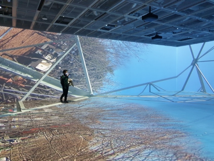 ▲송전탑에 날아든 까마귀 촬영 초안 작업. ⓒ울산 시립미술관