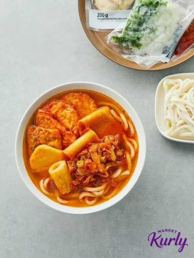 ▲고래사어묵 김치우동전골. ⓒ컬리