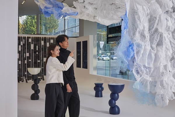 ▲삼성전자가 'The Wave: 순환의 물결' 전시회를 11일부터 27일까지 삼성디지털프라자 삼성대치본점(서울 강남구)에서 진행한다. ⓒ삼성전자