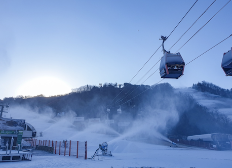 ▲소노인터내셔널, 비발디파크 스키장 제설 모습. ⓒ대명소노그룹