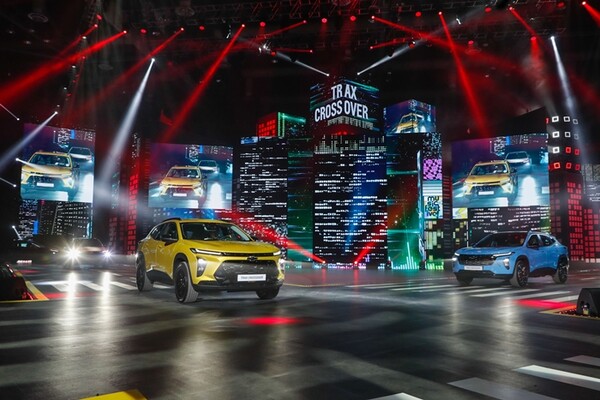 ▲트랙스 크로스오버 쇼케이스 차량 퍼포먼스. ⓒGM