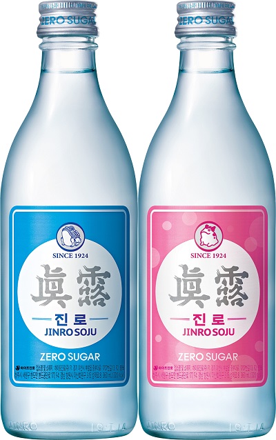 ▲제로 슈거 진로의 기존 라벨(왼쪽)과 새로 출시한 핑크 라벨 에디션. ⓒ하이트진로