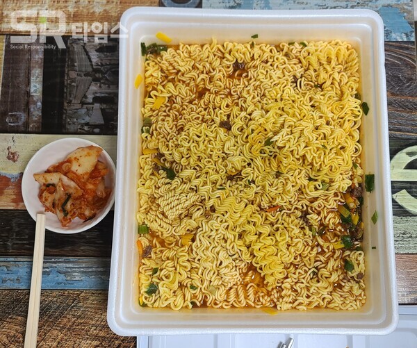 ▲끓인 점보 도시락. ⓒ박현주 기자