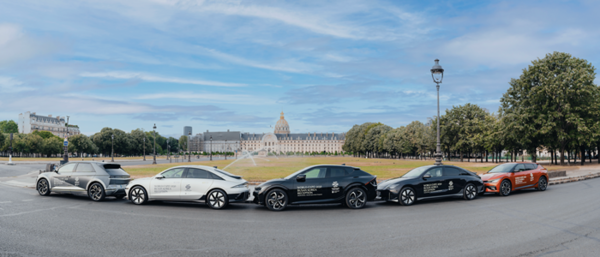 ▲부산 BUSAN is READY!(준비된 부산) 문구와 부산엑스포 로고를 랩핑한 아이오닉 5, 아이오닉 6, 기아의 EV9 등 전용전기차 3종. ⓒ현대자동차그룹