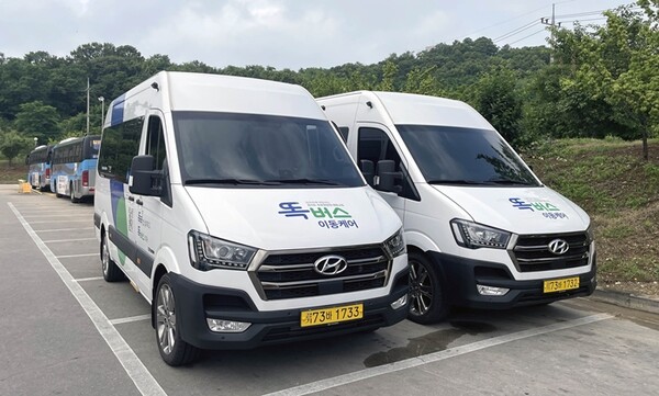 ▲현대자동차가 대부도 교통약자를 위해 30일부터 운행을 시작한 '이동케어 똑버스'. ⓒ현대자동차