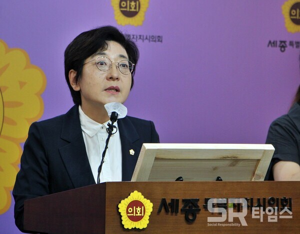 ▲이순열 세종시의회 의장이 지난 3일 의회 대회의실에서 1주년 언론브리핑을 통해 보고회를 가졌다. ⓒ서중권 기자