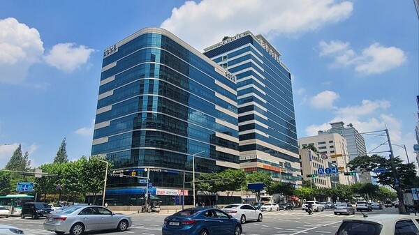 ▲경기 안양시 동안구 삼성생명 평촌 사옥. ⓒ어반어스홀딩스
