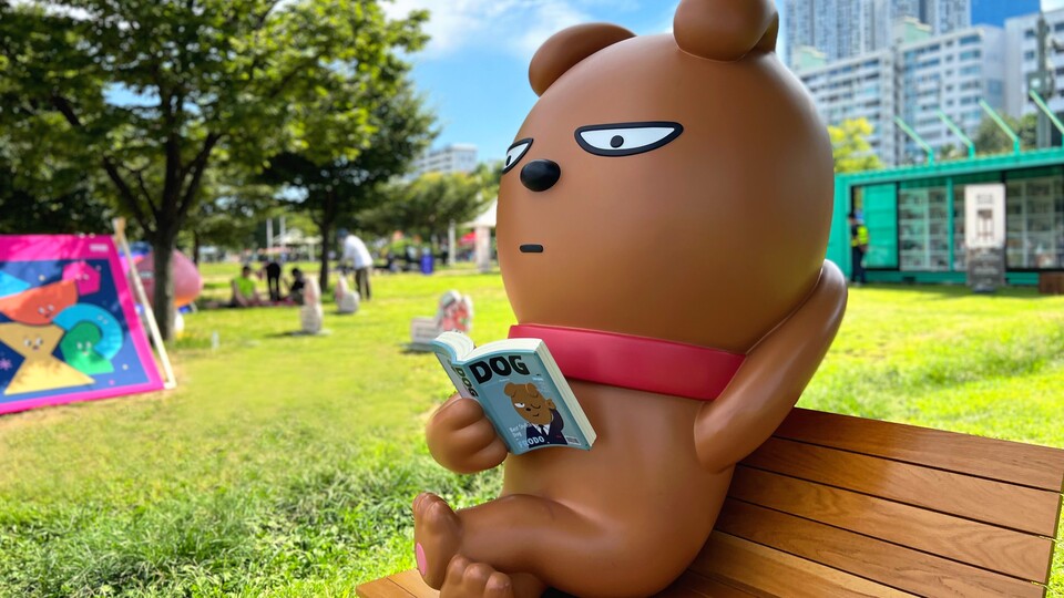 ▲카카오가 한강공원 잔디밭에 ‘프로도’ 캐릭터 조형물도 설치한다. ⓒ카카오