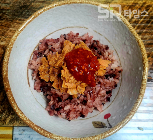 ▲동원맛참 고소참기름을 넣은 참치비빔밥. ⓒ박현주 기자