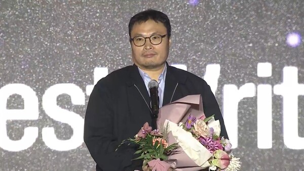 ▲제28회 부산국제영화제 콘텐츠 행사 아시아콘텐츠어워즈&글로벌OTT어워즈에 참석한 강풀 작가. ⓒ월트디즈니 컴퍼니 코리아 제공
