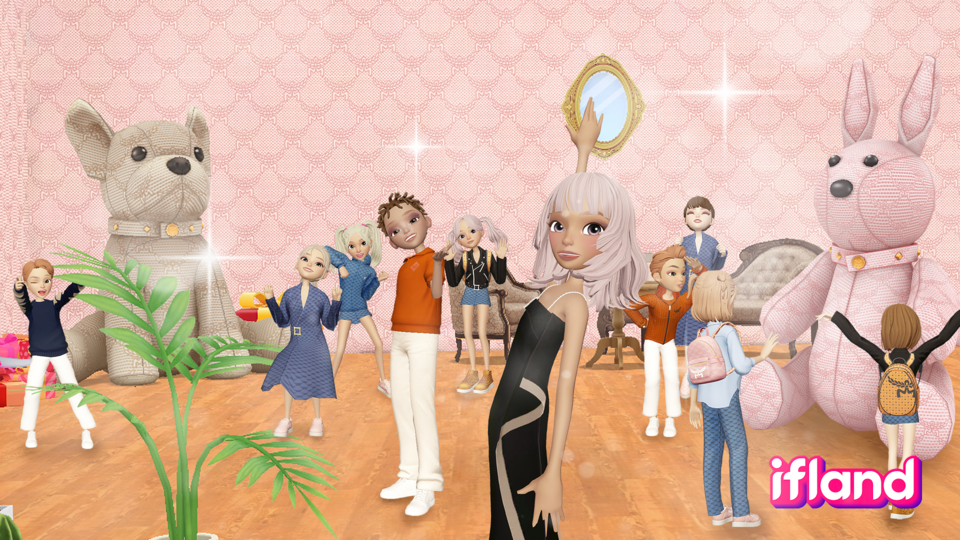 ▲MCM 제품을 입은 아바타와 조형물, 장식 등으로 꾸며진 이프랜드 개인공간 이프홈. ⓒSK텔레콤