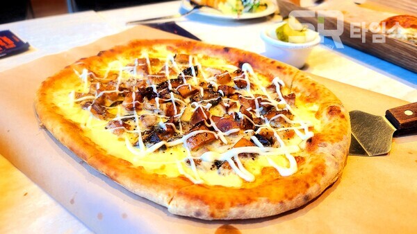 ▲트러플 풍기 화덕피자. ⓒ박현주 기자