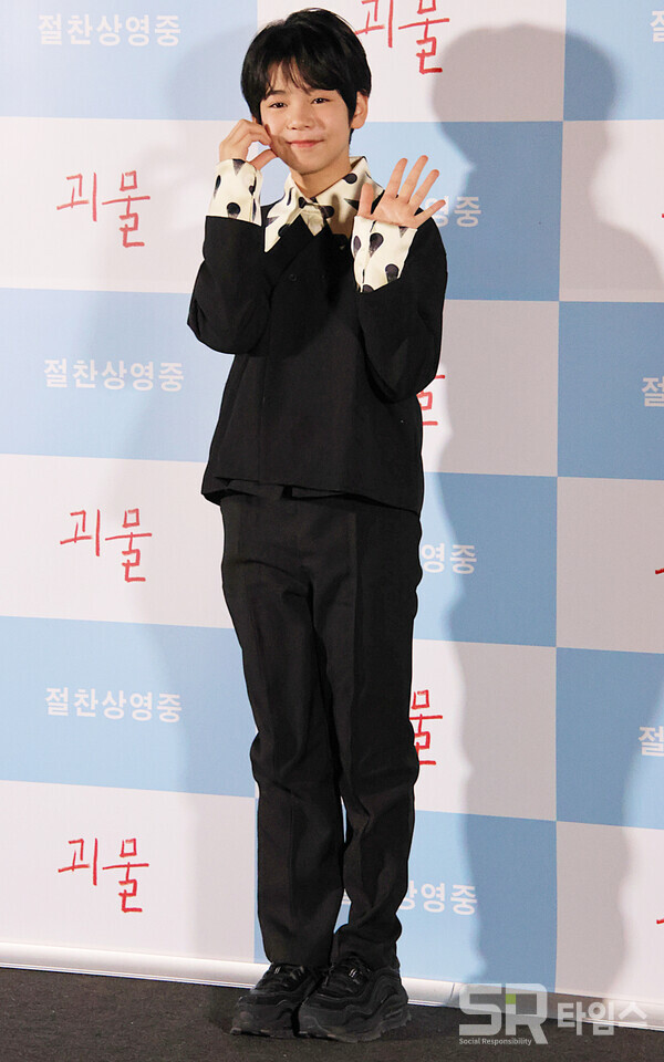 ▲'괴물'의 주역인 히이라기 히나타가 21일 내한 기자간담회에 참석해 포즈를 취하고 있다. ⓒ심우진 기자