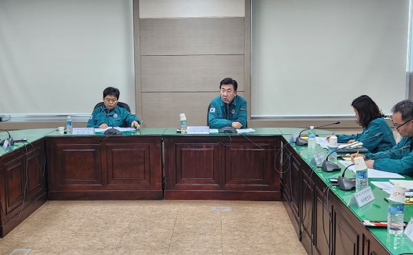 ▲이범석 시장(사고수습대책본부장)이 눈썰매장 부상자 지원대책마련을 지시하고 있다. ⓒ청주시