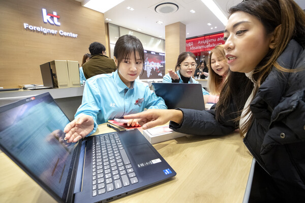 ▲KT 외국인 센터는 한국에 머무는 외국인 고객이 필요로 하는 토털서비스를 제공하는 것을 목표로 한다. ⓒKT