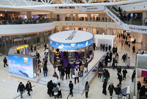 ▲18일 오픈한 서울 영등포구 타임스퀘어에 위치한 '갤럭시 스튜디오' 전경. ⓒ삼성전자