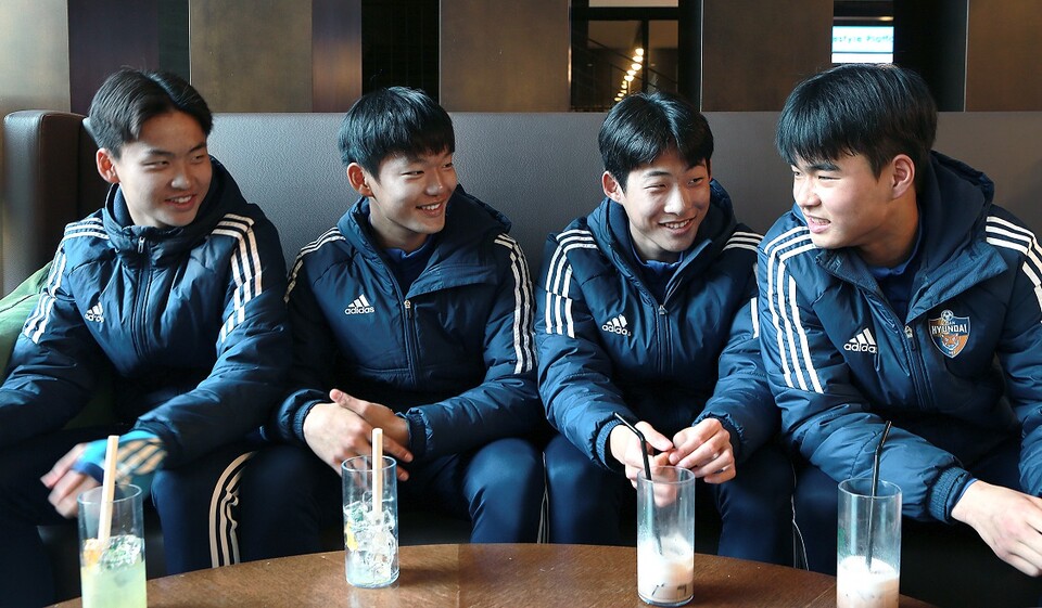▲울산 U15 소속 선수. (왼쪽부터) 조민우(GK), 김도훈(MF), 박주환(DF), 남이안(FW) 선수. ⓒ제주유나이티드