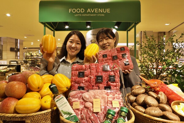 ▲원스탑 피크닉 대전에 준비된 주요 상품을 소개하는 모습. ⓒ롯데백화점