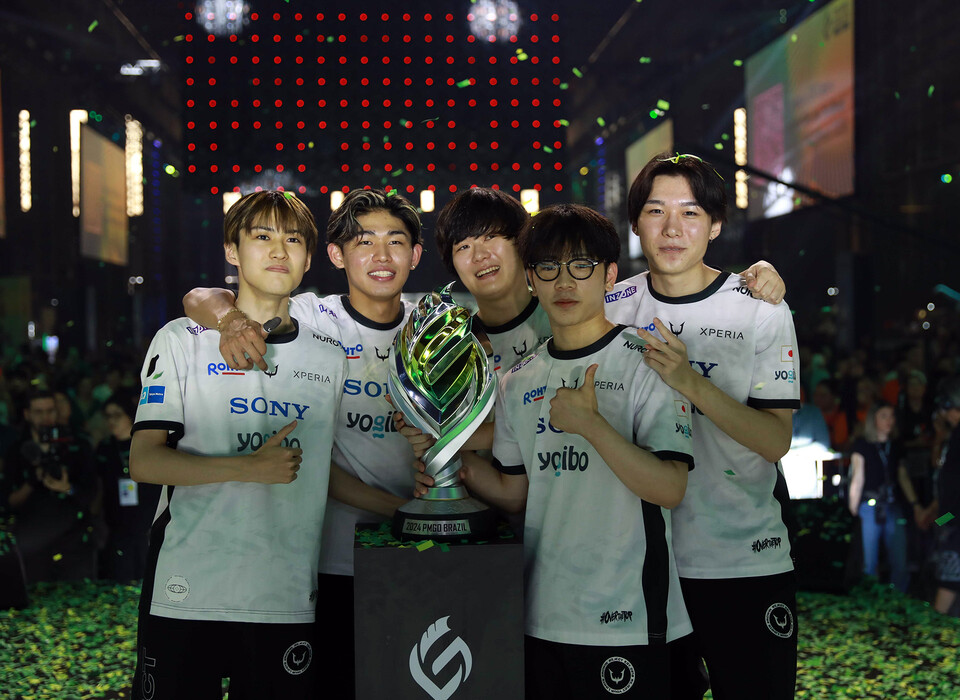 ▲2024 배틀그라운드 모바일 글로벌 오픈(PMGO)에서 우승한 일본 리젝트팀. ⓒ크래프톤