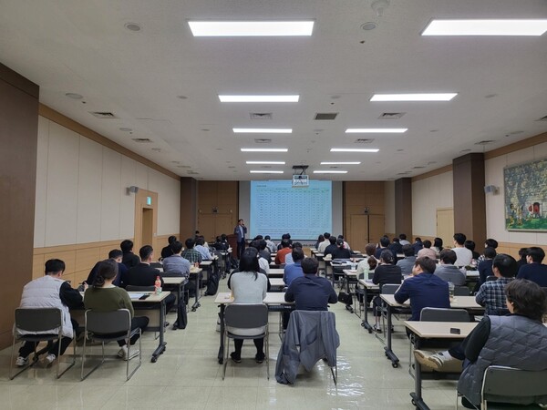 ▲서울 서초구 잠원동 롯데건설 본사 대강당에서 품질혁신 아카데이 교육이 진행됐다. ⓒ롯데건설