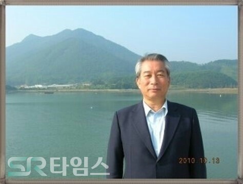 ▲태어나서 지금까지 꿈과 용기를 준 고향의 산(山) ‘좌의산(山)’을 찾은 허 장군ⓒSR타임스