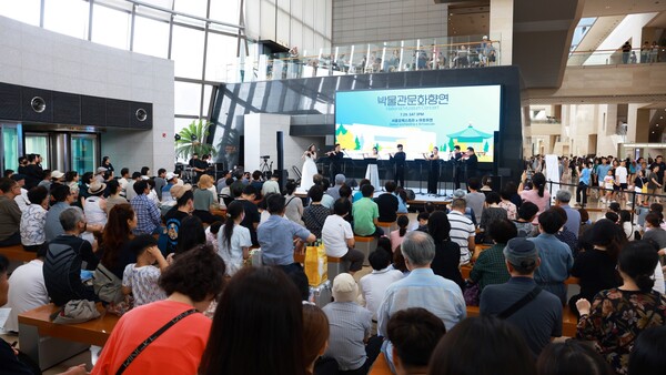 ▲'농심 신나는 심포니'가 지난해 7월 29일 서울 국립중앙박물관에서 오케스트라 공연을 했다. ⓒ농심