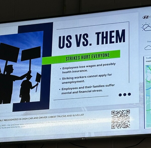 ▲현대차 미국 앨라배마 공장 사측은 공장에 설치된 모니터를 통해 ‘반노조’ 영상을 송출했다. ⓒ금속노조