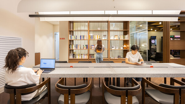 ▲스타필드 수원, 타임 체임버(TIME CHAMBER) by 스템커피 전경. ⓒ신세계프라퍼티