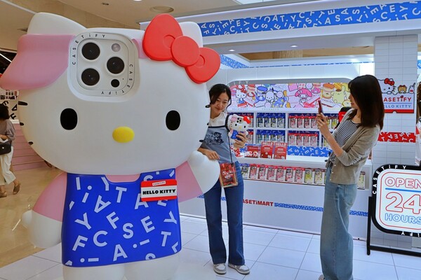 ▲헬로키티 50주년 케이스티파이 팝업 행사장 전경. ⓒ롯데쇼핑