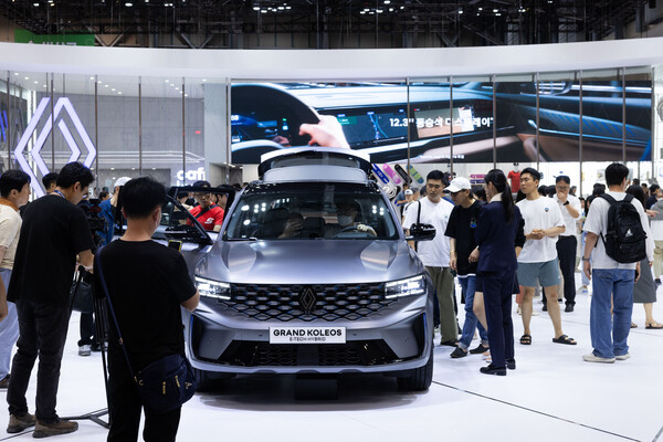 ▲2024 부산모빌리티쇼 르노코리아 부스에 전시된 ‘뉴 르노 그랑 콜레오스’ ⓒ르노코리아