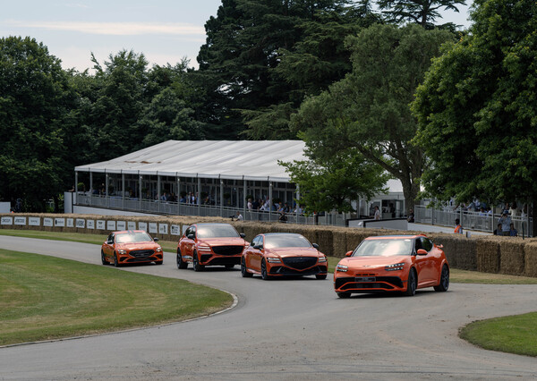 ▲제네시스는 11일(현지시간) 영국 웨스트서식스주에서 열린 ‘2024 굿우드 페스티벌 오브 스피드’에서 고성능 주행 능력을 선보였다. ⓒ제네시스