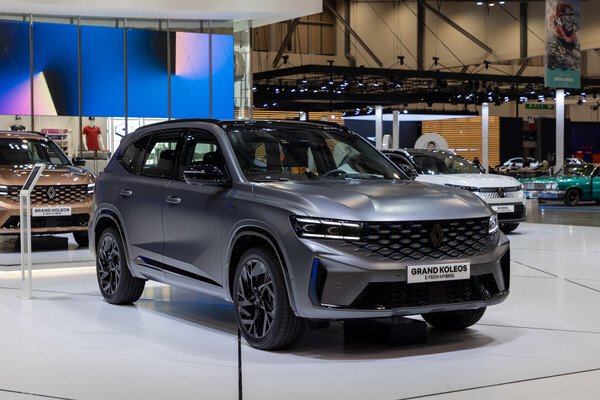 ▲2024 부산모빌리티쇼 르노코리아 부스에 전시된 뉴 르노 그랑 콜레오스 에스프리 알핀. ⓒ르노코리아