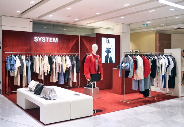 ▲프랑스 파리 갤러리 라파예트 백화점 내 자리한 한섬 시스템 팝업스토어 전경. ⓒ현대백화점그룹