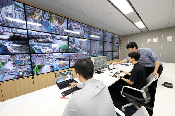 ▲대우건설 을지로 본사에 마련된 안전상황센터. ⓒ대우건설